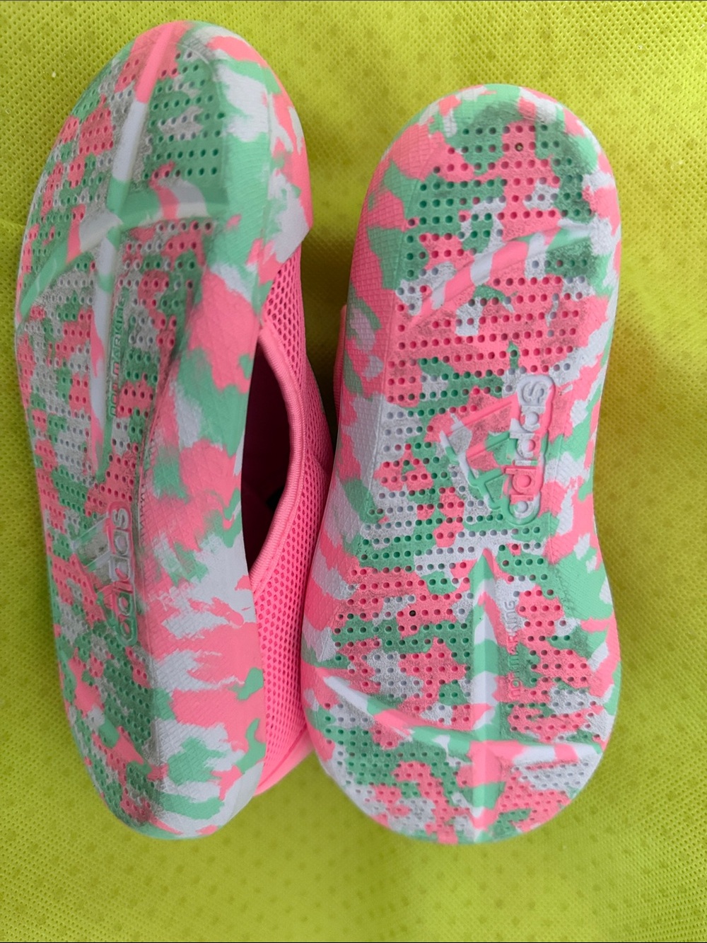 adidas Kids Slip-On Water Shoes in Bright Pink with Mint Camo Toe - Picture 2 of 3